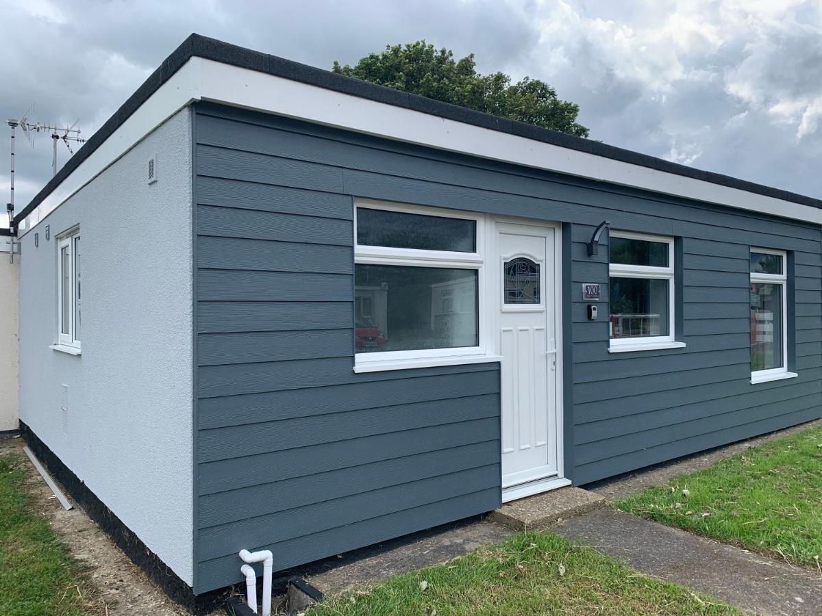 Salty Dogs Chalet Lowestoft Eksteriør billede