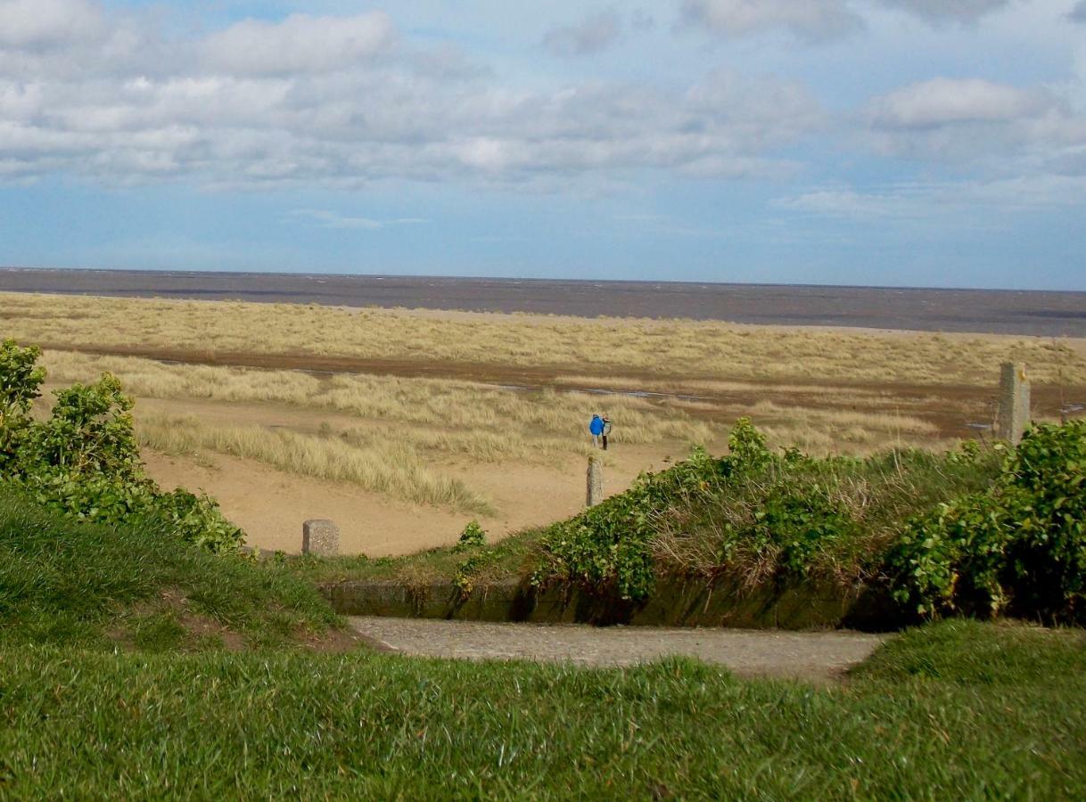 Salty Dogs Chalet Lowestoft Eksteriør billede